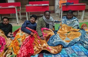 जशपुर नगर पालिका अध्यक्ष और पार्षद प्रत्याशी खुद स्ट्रांग रूम के बाहर बिस्तर लगाकर रातभर करे रहे निगरानी
