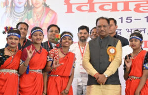 मुख्यमंत्री विष्णुदेव साय ने दिव्यांगजनों के सामूहिक विवाह समारोह में नवविवाहित जोड़ों को दिया आशीर्वाद