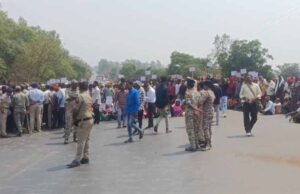 पानी की कमी की चिंता को लेकर बस्तर के किसानों ने किया चक्का जाम