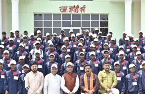 बीजापुर के युवाओं से मुख्यमंत्री साय ने कहा – ‘आपका संकल्प हमारा संकल्प, हम मिलकर छत्तीसगढ़ को नक्सल मुक्त बनाएंगे’