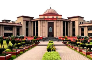 बिलासपुर में सिटी बसों की जर्जर स्थिति और प्रदेश में चल रही अंतर नगरीय बस सेवा की खराब हालत पर हाईकोर्ट ने स्वत: संज्ञान लिया