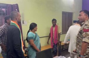 आदिवासी अधेड़ के साथ बर्बरता का आरोप, आदिवासी समाज लामबंद, दोषियों पर हो कार्रवाई