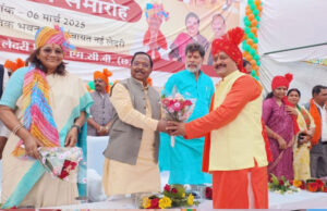नगर निगम चिरमिरी के नवनिर्वाचित महापौर एवं पार्षदों का शपथ ग्रहण समारोह हुआ संपन्न