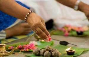 पितृदोष से मुक्ति के लिए वैशाख अमावस्या पर तर्पण के साथ करें ये काम
