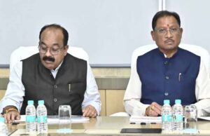 तेजी से कार्य करते हुए अच्छी गुणवत्ता के साथ समय-सीमा में सड़कों, पुल-पुलियों व भवनों के निर्माणकार्य करें पूर्ण : सीएम साय