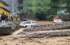रामबन में भारी बारिश, ओलों वष्टि और भूस्खलन बाढ़ जैसे हालात, 40 मकान क्षतिग्रस्त, तीन की मौत, 100 से अधिक लोगों को बचाया