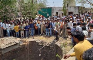 मंदसौर में भीषण हादसा : बाइक को टक्कर मारकर कुएं में गिरी कार, 6 लोगों की मौत