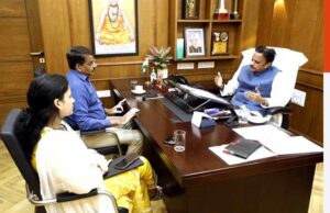रीवा एवं इंदौर मेडिकल कॉलेज के उन्नयन का प्रस्ताव शीघ्र तैयार करें : उप मुख्यमंत्री शुक्ल