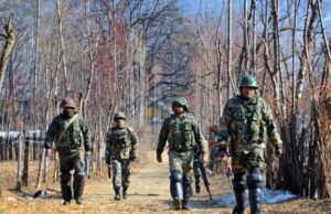 J-K में आतंकियों के साथ मुठभेड़ में घायल जवान हुए शहीद, सैन्य कार्रवाई में दो और आतंकी ढेर