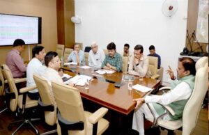 बजट की कमी नहीं, समयबद्ध क्रियान्वयन को दें प्राथमिकता : उप मुख्यमंत्री शुक्ल