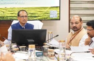 कृषि मंत्री चौहान ने ली समीक्षा बैठक, बोले-बार्डर जवान तो किसान और वैज्ञानिक भी तैयार, भरा है भंडारा