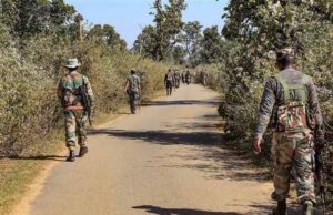 कर्रेगुट्टा की पहाड़ियों में पुलिस-नक्सलियों के बीच मुठभेड़, 1 महिला नक्सली ढेर, IED ब्लास्ट से कमांडेंट भी घायल
