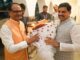 भोपाल: सीएम शिवराज सिंह यादव डॉ. मोहन यादव ने पुष्पगुच्छ से किया स्वागत