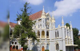 MP हाईकोर्ट का बड़ा फैसला: एकलव्य विद्यालयों के 200 शिक्षकों के ट्रांसफर पर लगाई रोक