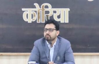 महासमुंद : कलेक्टर लंगेह ने ली साप्ताहिक समय-सीमा की बैठक