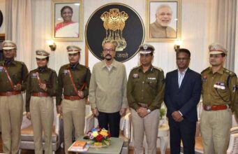 आम जनता के साथ पुलिस संवेदनशीलता के साथ बर्ताव करें : राज्यपाल डेका