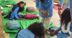 उमरिया के स्कूल में छात्राओं के झूमने से फैली दहशत, डॉक्टर बोले– नॉर्मल; ग्रामीणों ने कराई झाड़-फूंक