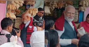 पीएम मोदी ने झालमुड़ी खाने से पहले दुकानदार को दिए 10 रुपये, लेकिन जेब से निकले थे इतने नोट