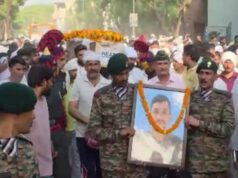 जिस दिन बड़े बेटे ने पहनी वर्दी, छोटे की तिरंगे में लिपटी लाश घर लौटी, हर आंख हुई नम