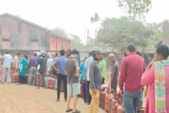 Vidisha में चौंकाने वाली ठगी, सिलिंडर में गैस की जगह निकला पानी