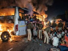 Gwalior में बस हादसा, टायर फटने के बाद लगी आग; पुलिस ने कांच तोड़कर 16 लोगों को बचाया