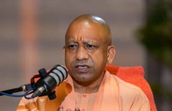 निरंतर किसानों के सम्पर्क में रहें प्रशासनिक अधिकारी: मुख्यमंत्री