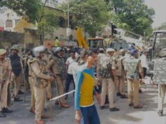लखनऊ सिविल कोर्ट के बाहर चला बुलडोजर, वकीलों ने किया जोरदार विरोध प्रदर्शन