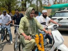 खंडवा में विधायक कंचन तनवे की साइकिल यात्रा चर्चा में, महापौर अमृता यादव ई-कार के साथ हुईं शामिल