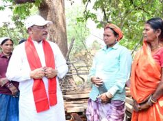 सीएम साय ने निर्माणाधीन पंचायत भवन में श्रमिकों के साथ बैठकर खाया बोरे बासी और आमा चटनी