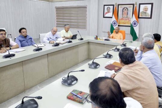 हर जनपद में हो निवेश, जनपदों की पर कैपिटा इनकम बढ़ाने पर भी ध्यान केंद्रित करें- मुख्यमंत्री