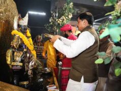 मुख्यमंत्री डॉ. यादव ने कमला पार्क स्थित शनि मंदिर में पूजा-अर्चना की