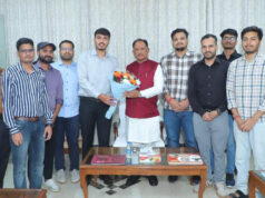 मुख्यमंत्री विष्णुदेव साय ने यूपीएससी प्रारंभिक परीक्षा में सफल ट्राइबल यूथ हॉस्टल के विद्यार्थियों से की मुलाकात