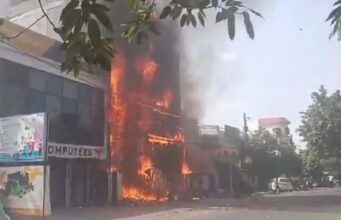 लखनऊ अग्निकांड के बाद प्रदेश में अलर्ट, आगरा की कोचिंग बिल्डिंग में एमसीबी से धुआं निकलते ही मची अफरा-तफरी
