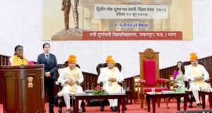 भारतीय संस्कृति, परंपरा और भाषाओं के प्रति सम्मान का भाव विकसित करना विश्वविद्यालयों की महत्वपूर्ण जिम्मेदारी : राष्ट्रपति मुर्मु