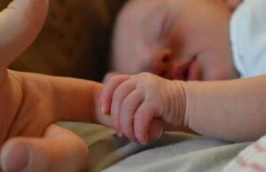 जबलपुर में बदहाल सड़क बनी काल, 2 किमी पैदल चलने के बाद गर्भवती और अजन्मे बच्चे की मौत