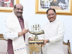 लोकसभा अध्यक्ष ओम बिरला ने मुख्यमंत्री विष्णु देव साय से की सौजन्य भेंट