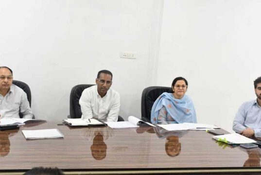 लोक निर्माण विभाग के सचिव ने कार्यों की धीमी गति पर जताई नाराजगी