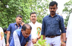 मातृशक्ति एवं प्रकृति के प्रति श्रद्धा का अनुपम संगम : मुख्यमंत्री विष्णु देव साय ने “राम वाटिका” में किया रुद्राक्ष का पौधारोपण