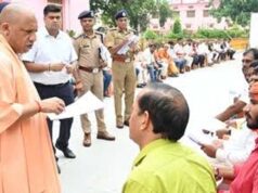 जनता दर्शन में योगी सख्त, बोले- भूमाफियाओं पर एफआईआर कर भेजें जेल