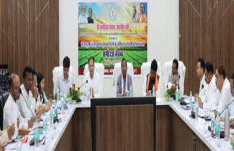 रायपुर : कृषि मंत्री रामविचार नेताम ने दिए निर्देश: किसानों तक हर योजना का लाभ पहुंचे, बढ़े आय और उत्पादन