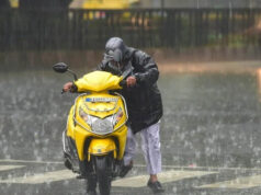 MP Weather Update: मध्य प्रदेश के 22 जिलों में भारी बारिश का अलर्ट, जानें कब तक एक्टिव रहेगा मानसून