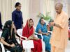 मुख्यमंत्री योगी आदित्यनाथ ने जनता दर्शन में सुनीं फरियादियों की समस्याएं