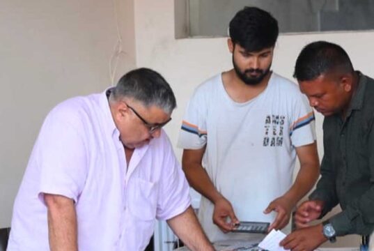 जनदर्शन में मंत्रीराजेश अग्रवाल ने सुनीं ग्रामीणों की समस्याएं, त्वरित समाधान के दिए निर्देश