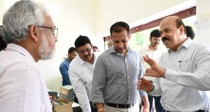 कृषि उत्पादन आयुक्त परदेशी ने किया कृषि विश्वविद्यालय का दौरा