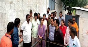 ओडिशा के मंत्रीनाइक ने मुगलिया हाट गांव में ग्रामीण पेयजल व्यवस्था का किया अवलोकन