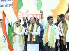 मुख्यमंत्री विष्णु देव साय ने हाथ में तिरंगा थामकर किया भव्य तिरंगा यात्रा का नेतृत्व