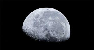 चांद पर भी जिंदा रह सकते हैं धरती के माइक्रोब्स! NASA की स्टडी में बड़ा खुलासा