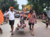 हापुड़ में अनोखी श्रद्धा, 95 वर्षीय दादी को 25 पोतों ने पालकी से कराई कांवड़ यात्रा