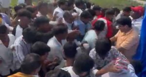 मुरैना के कैलारस स्टेशन पर हाई-वोल्टेज ड्रामा, मेमू ट्रेन के उद्घाटन में पूड़ी-सब्जी के लिए मची लूट