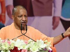 सीएम योगी ने निकाली तिरंगा यात्रा, युवाओं से हर घर तिरंगा फहराने की अपील की